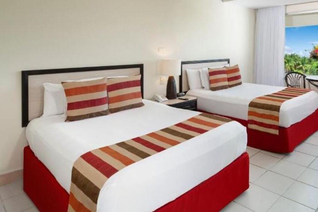 Oasis Palm Hotel Cancun Bagian luar foto