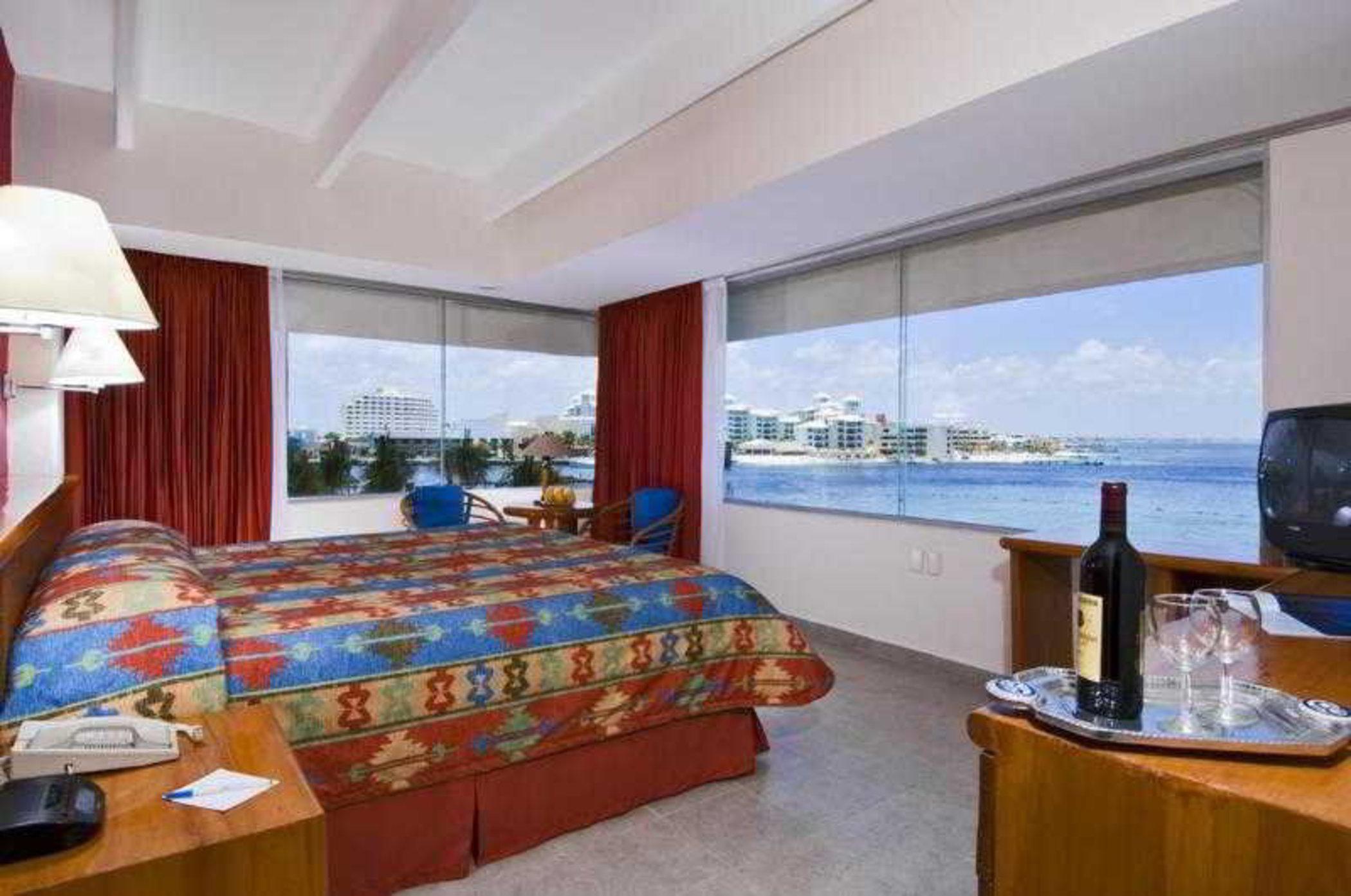 Oasis Palm Hotel Cancun Bagian luar foto