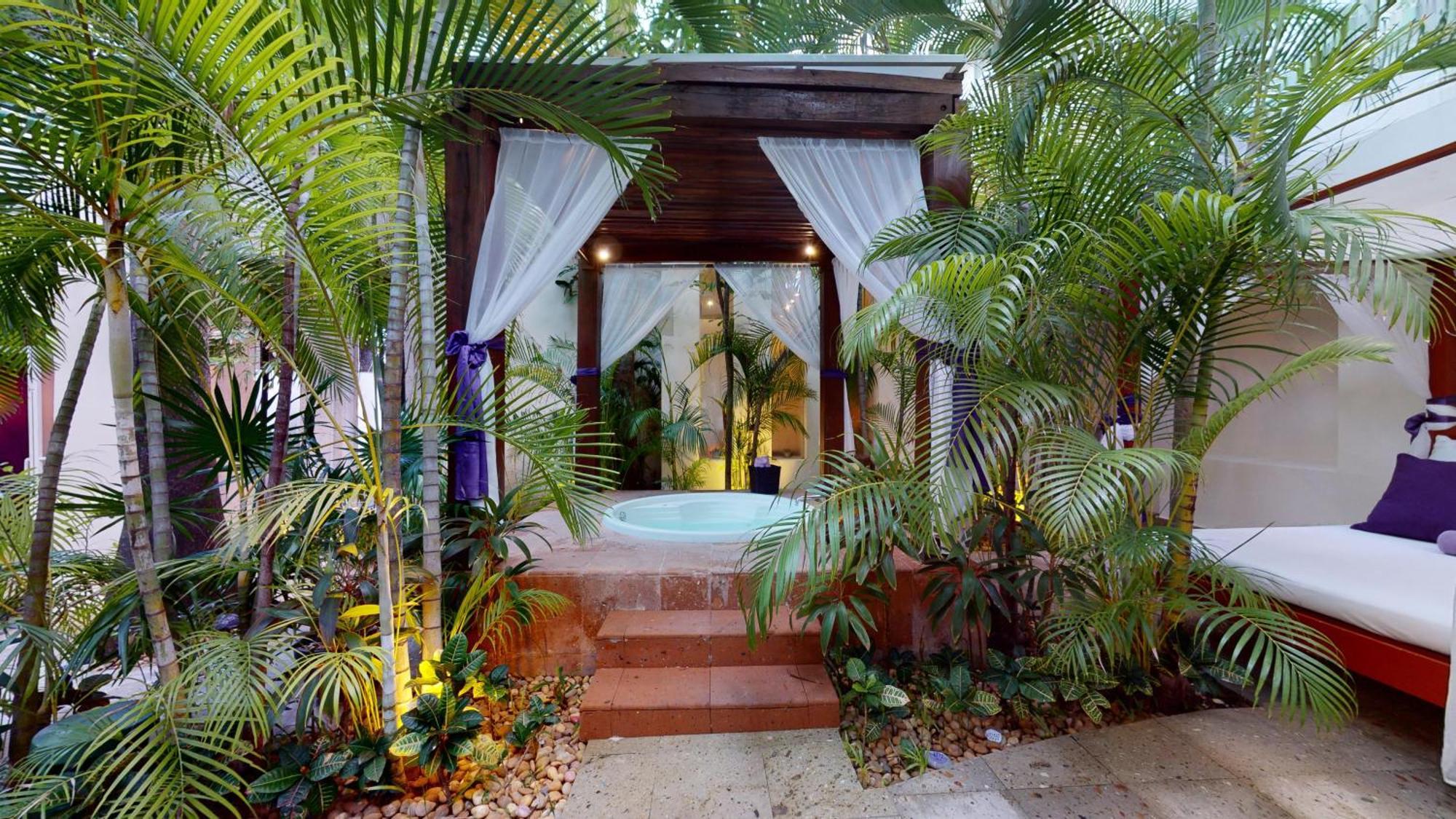 Oasis Palm Hotel Cancun Bagian luar foto